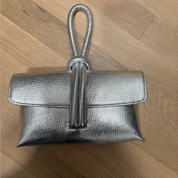 M Gemi Francesca Silver Leather Clutch - Picture 5 of 7